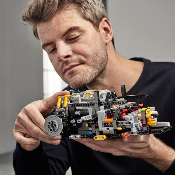 LEGO 42083 Technic Bugatti Chiron