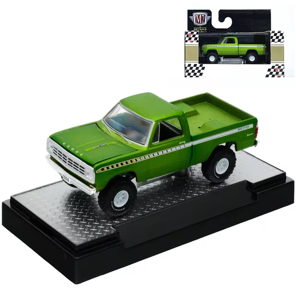 Miniatura 1974 Dodge W200 Power Wagon (Sno Fiter) 1/64 | M2 Machines (Holiday Ornaments R02)